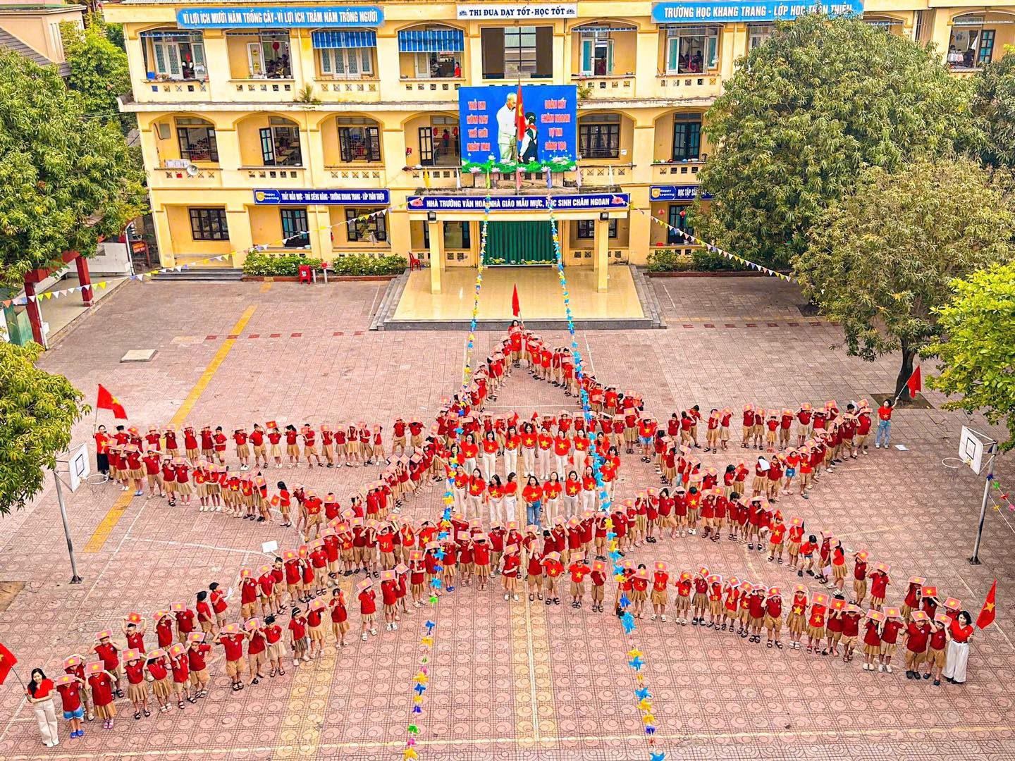 MỪNG ĐẠI LỄ 50 NĂM RỰC RỠ VÀNG SON (30/4/1975 – 30/4/2025) TỰ HÀO DÂN TỘC – TIẾP BƯỚC CHA ANH
