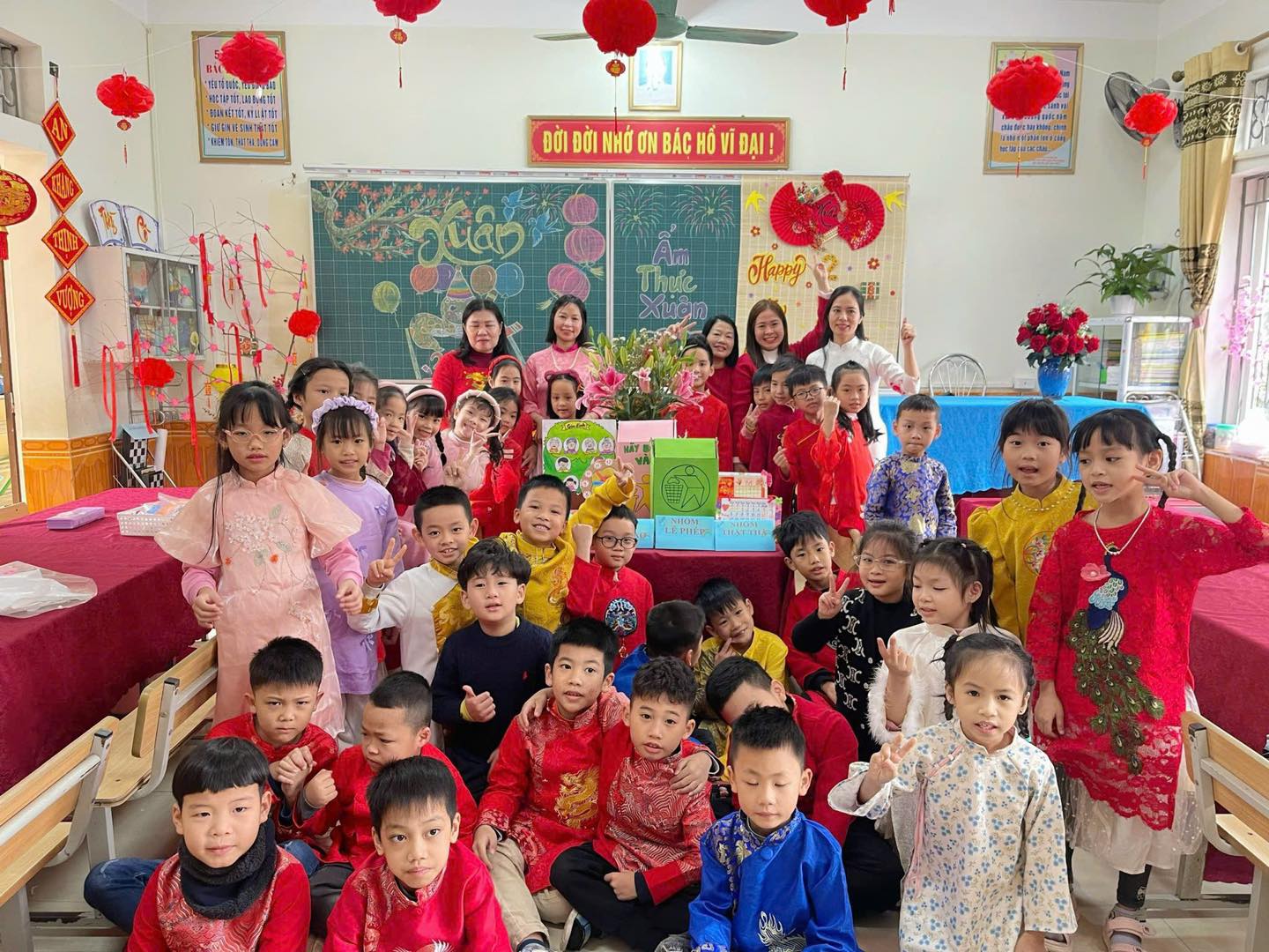 NGÀY HỘI STEM - KHƠI NGUỒN SÁNG TẠO, ĐÁNH THỨC ĐAM MÊ